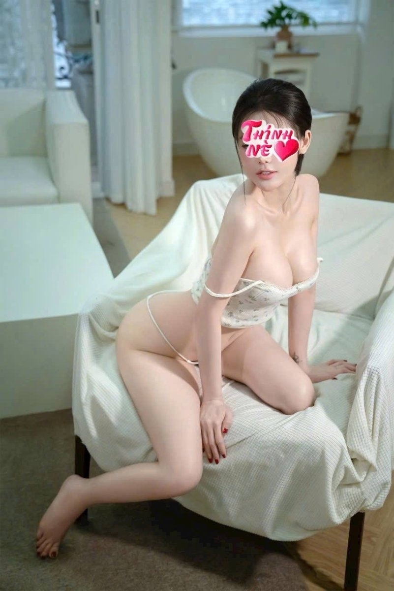 [Giải Phóng] Gia Linh - Khuôn Mặt Xinh Dâm - Ngực Đẹp Mông Cong - Người Tình Say Đắm Ngọt Ngào
