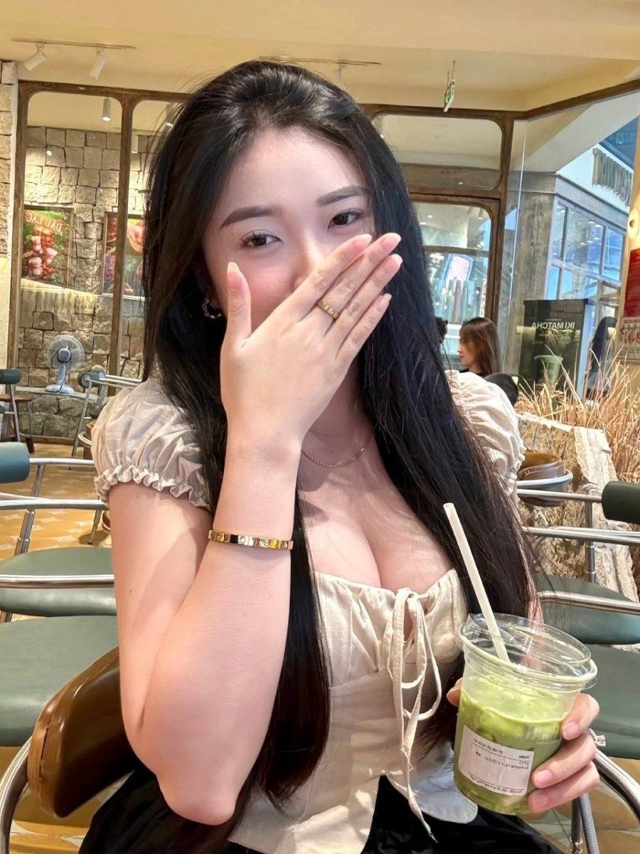 Ngọc Trinh - Sướng Ngất Ngây Cùng Body Dâm Siêu Phẩm Dịch Vụ Đầy Đủ