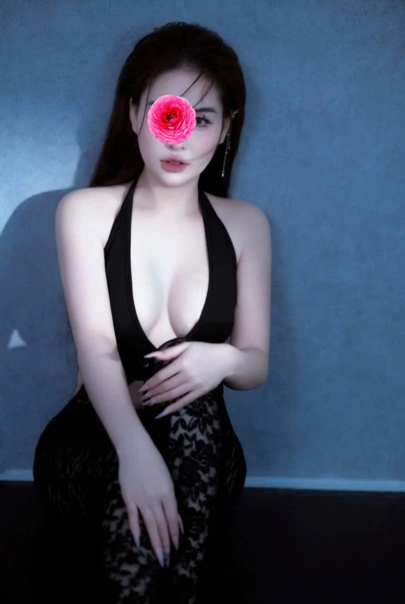 Xa la gái xinh. Làm tình mượt. Bú liếm thoải mái